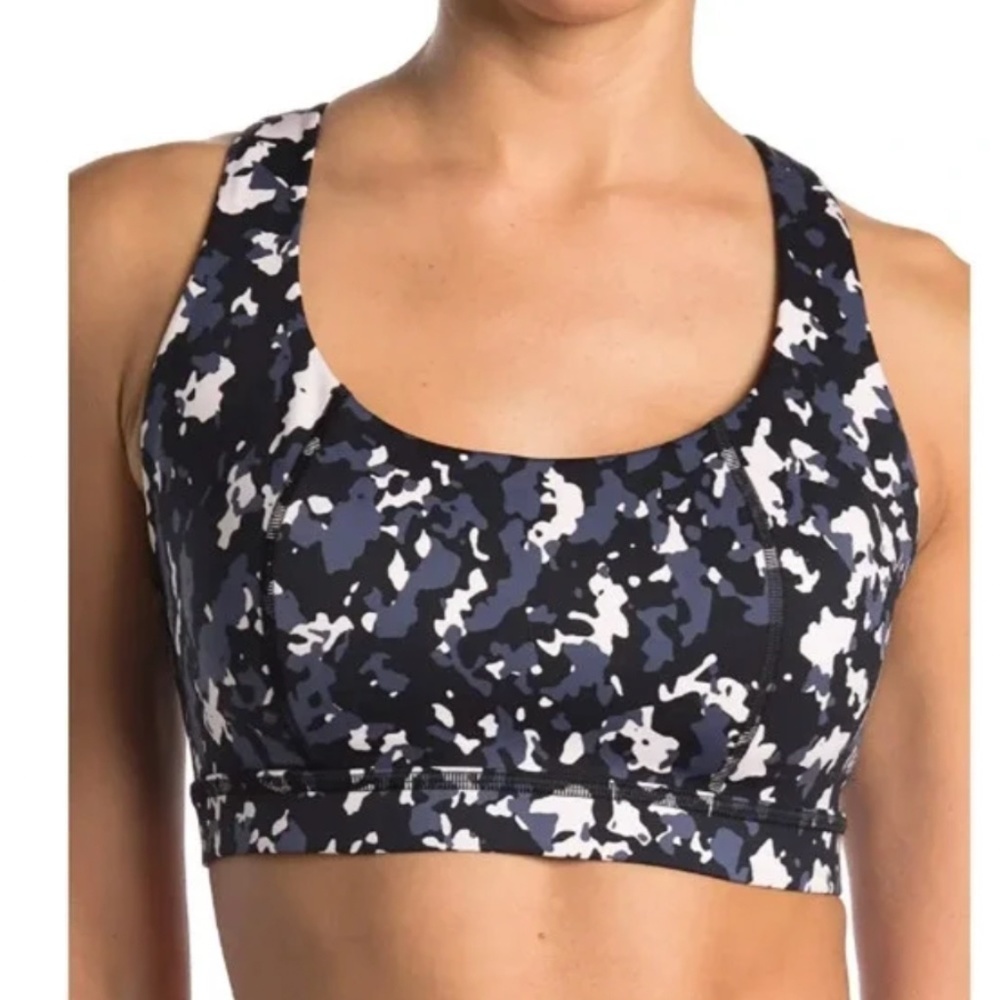 NWT Sweaty Betty Circuit Sports Bra in Black Mini Camo Print